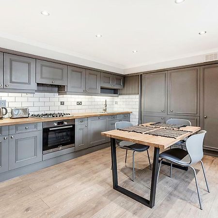 Stylish 2 Bedroom Flat In Knightsbridge 런던 외부 사진