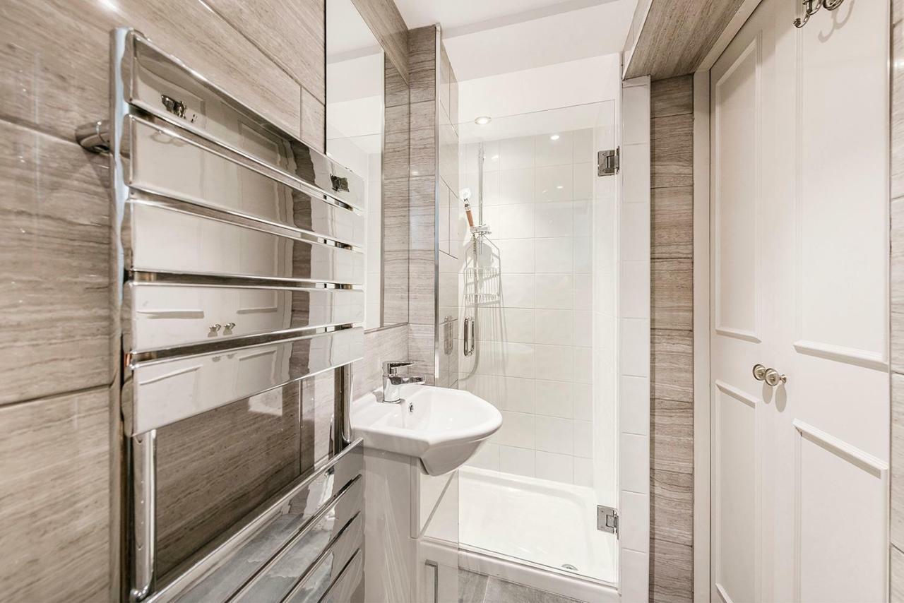 Stylish 2 Bedroom Flat In Knightsbridge 런던 외부 사진