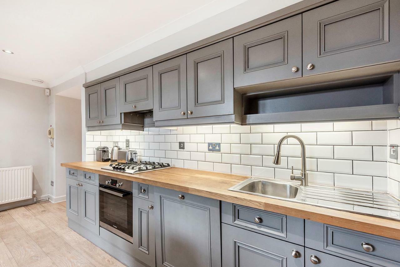 Stylish 2 Bedroom Flat In Knightsbridge 런던 외부 사진