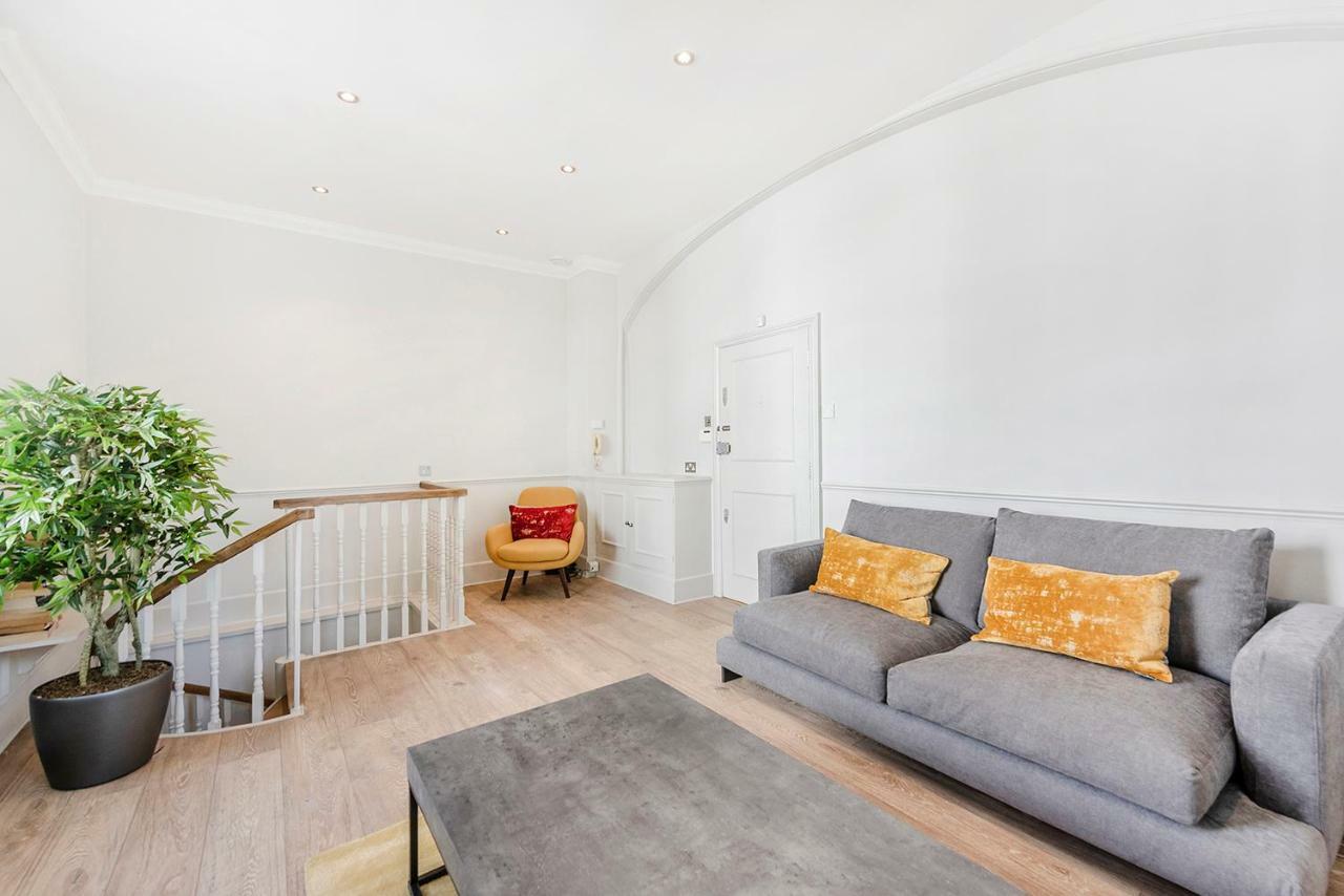 Stylish 2 Bedroom Flat In Knightsbridge 런던 외부 사진