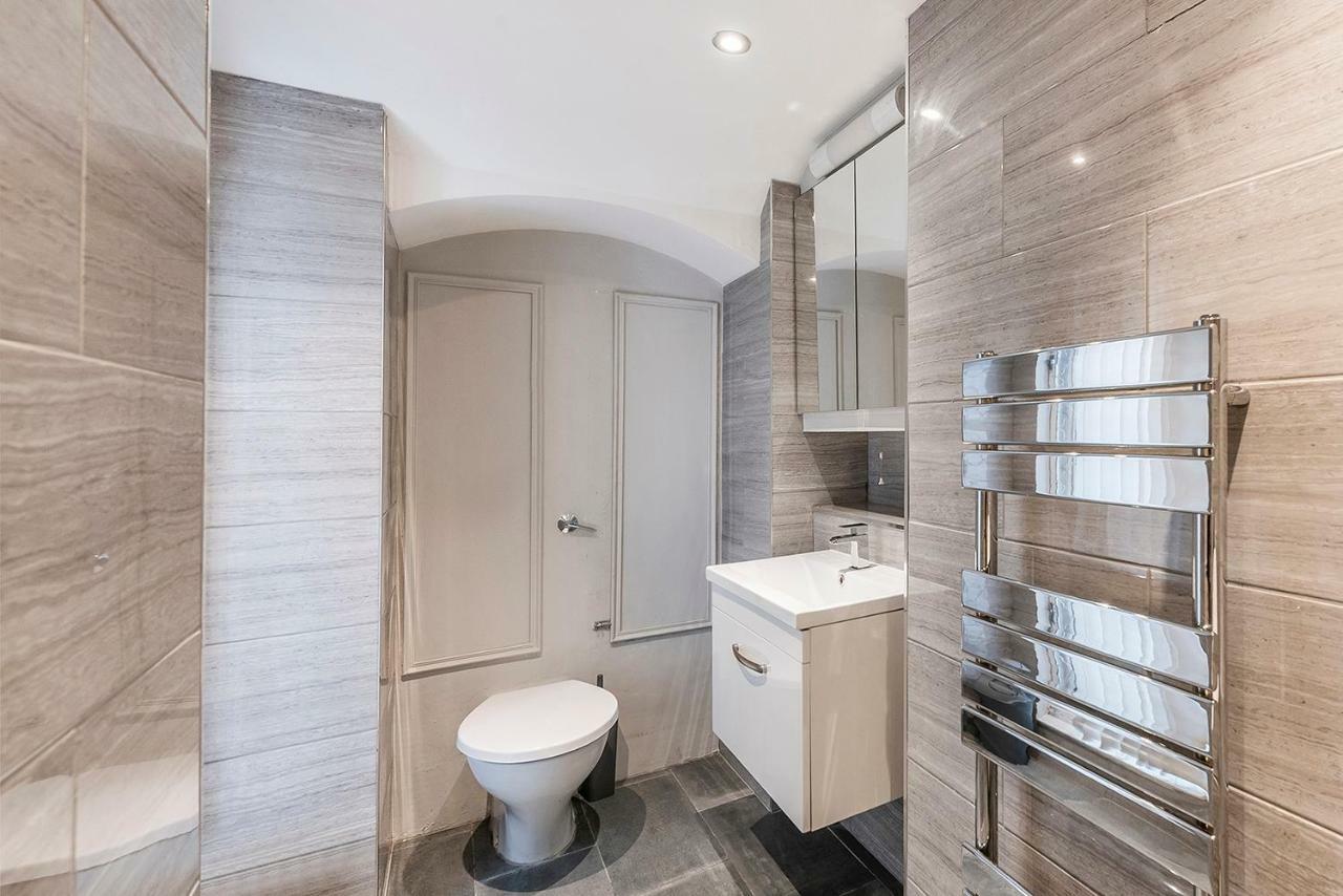 Stylish 2 Bedroom Flat In Knightsbridge 런던 외부 사진